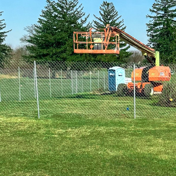 temporary chain link fences are commonly used for outdoor events, festivals, and concerts to create a boundary and control crowd flow